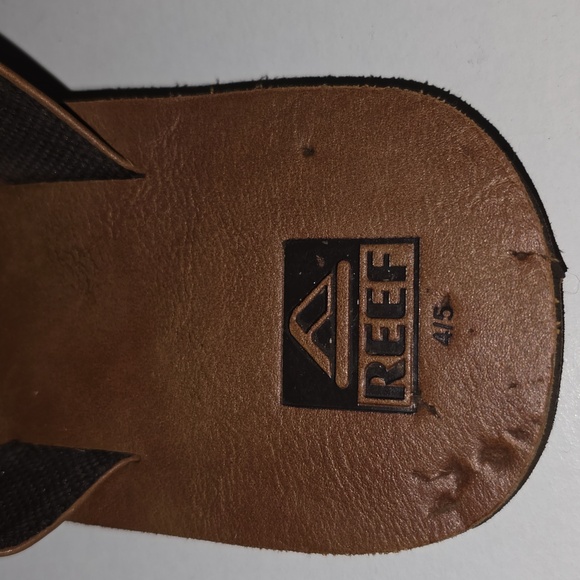Reef boys leather flip flops Size 4/5 - Picture 6 of 14